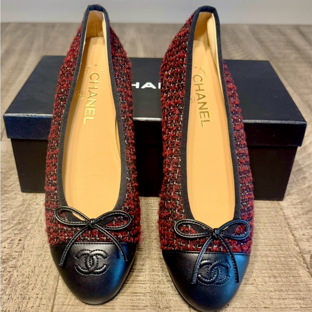 Chanel Wool Tweed and Lambskin Dark Pink, Black, and Silver Ballet Flats Size 9